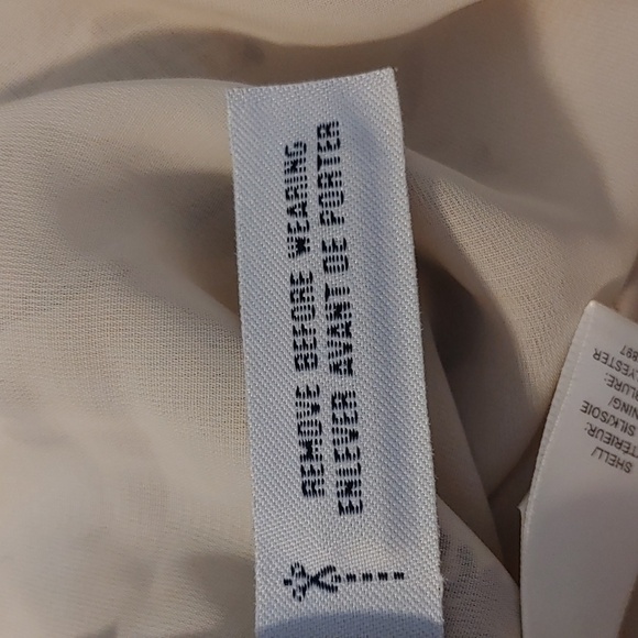 💜NWT WOMEN'S SILK V-NECK BLOUSE - Picture 8 of 11